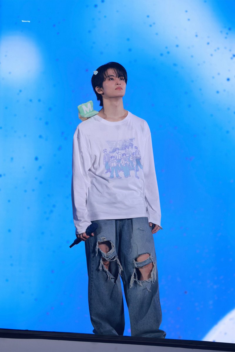 𝙂𝙡𝙞𝙩𝙩𝙚𝙧𝙞𝙣𝙜 tweet media