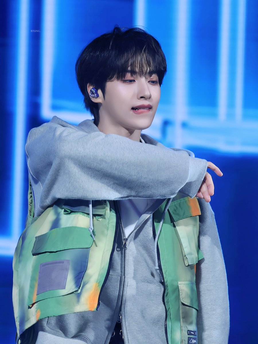 𝑹𝒀𝑼𝑵𝑮🌙 tweet media