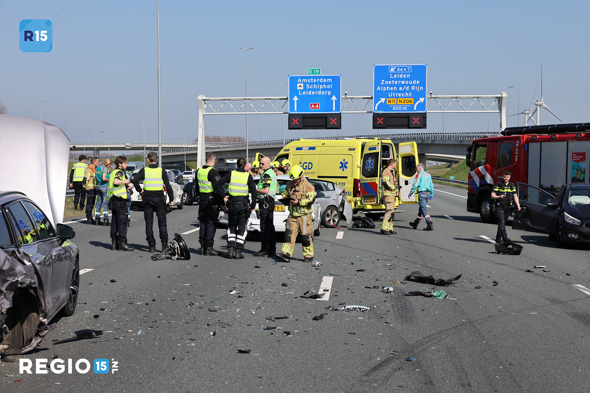 Zware aanrijding A4 richting Amsterdam volledig afgesloten