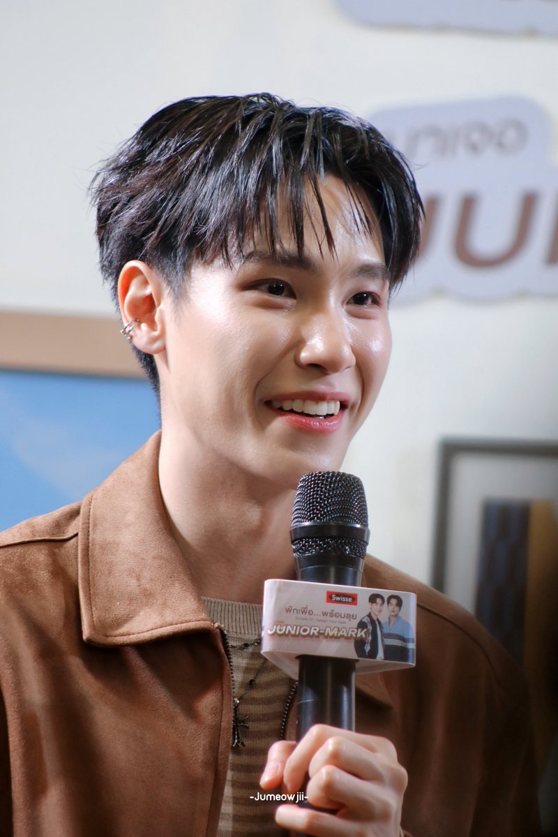 เมะหล่อมาแล้วครับ

JUNIORMARK WITH SWISSE

​#SWISSExJuniorMark