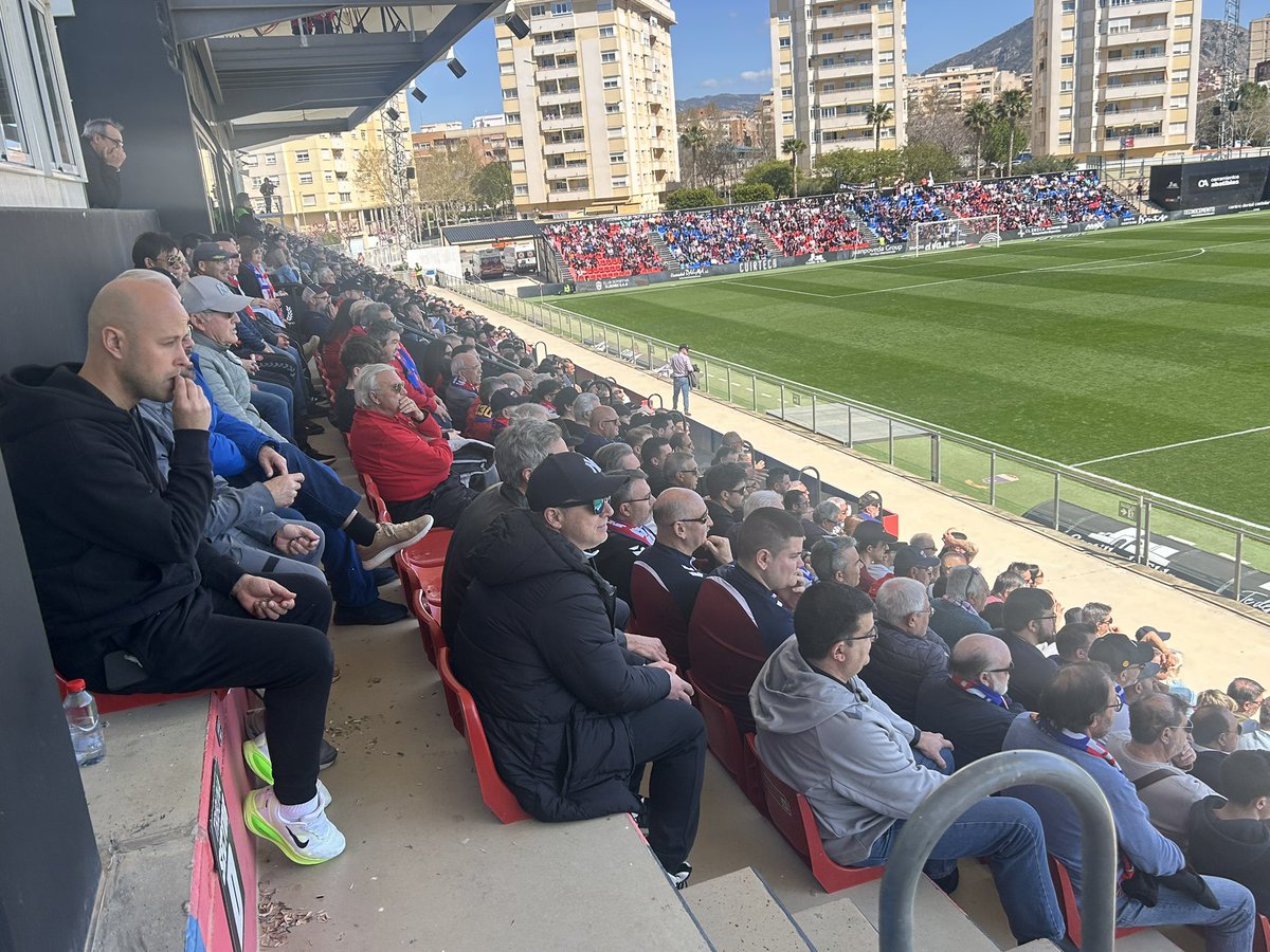 EL RECORD tweet media