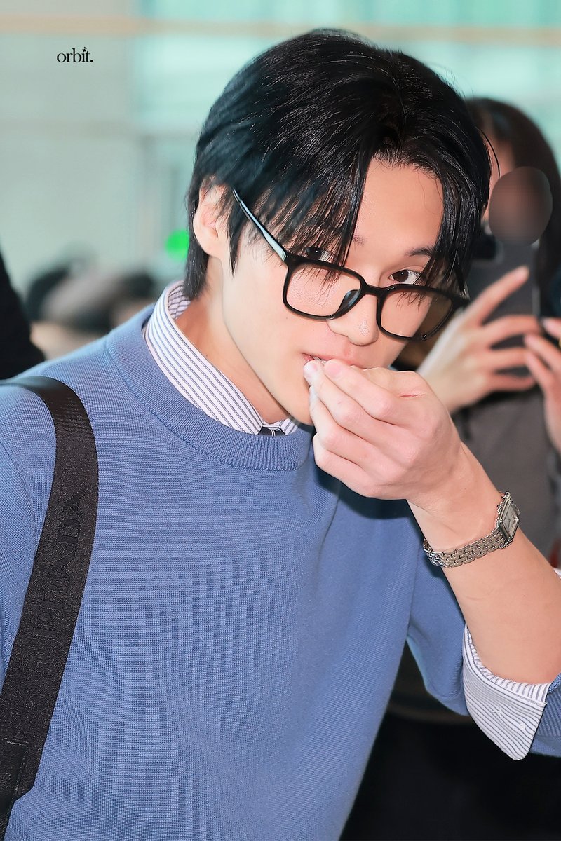 𝒐𝒓𝒃𝒊𝒕. tweet media