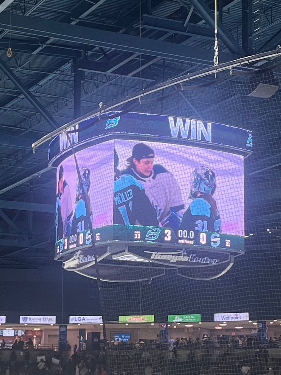 SalemSocks tweet media