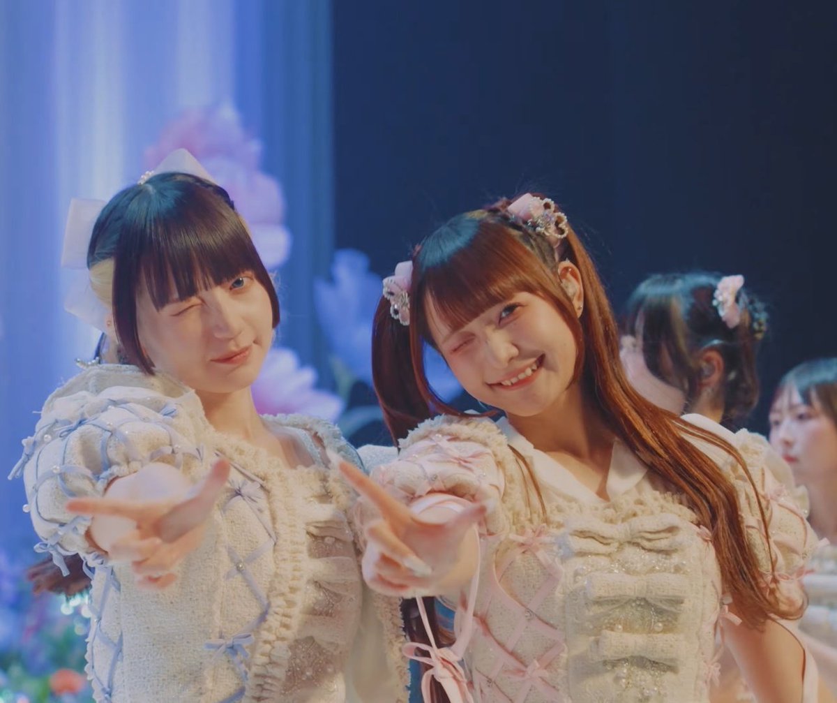 あかほし tweet media