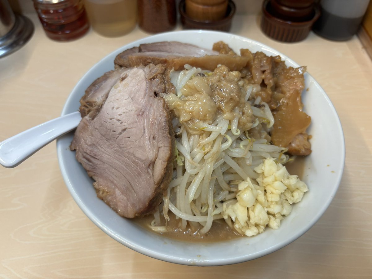 showota's tweet photo. 久しぶりのラーメン大者！
やっぱたまらん(　ﾟдﾟ)ﾝﾏｯ! https://t.co/4Rvb6NyqHx