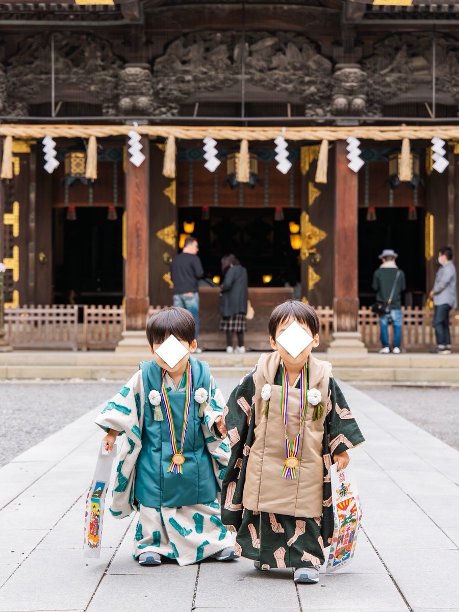 lanlanland's tweet image. 突然ですが頑張ったので見てください🙏

我が家は日本にいる間、ふたご2歳で七五三をしてから渡米しました👦🏻👦🏻

生地選びから想いを込めて作った渾身の作品。2人の着物の雰囲気に合わせて私のジャケットも仕立てました。
とてもお気に入りで心に残る七五三ができた😊

#七五三 
#sewing #madebyme