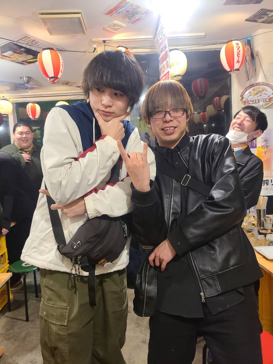 3/21　ゴルピでのマロンミックスフェスに出演させて頂きました！
沢山刺激を受けてめちゃくちゃ楽しかったです！
あと、THE YOMPUNSのベースのまひろさんが俺が知ってる方だと言うことが打ち上げで判明し、テンションが上がって一緒に写真撮らせて頂きました…！
追伸:髪色変えました