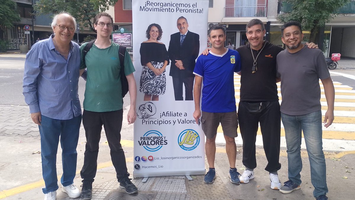 Agrupación LÍO tweet media