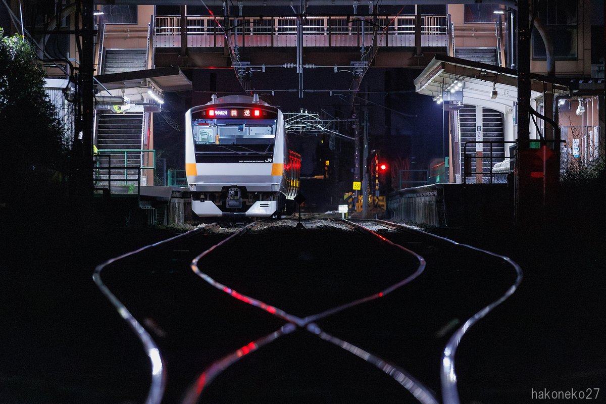 未明に八高線を凍結防止臨が走行しました。
E233系による直通運用の終了から早いもので4年。今でも縁の下の力持ちとして入線してくれるのは嬉しいですね。

 2026.3.21 青664編成