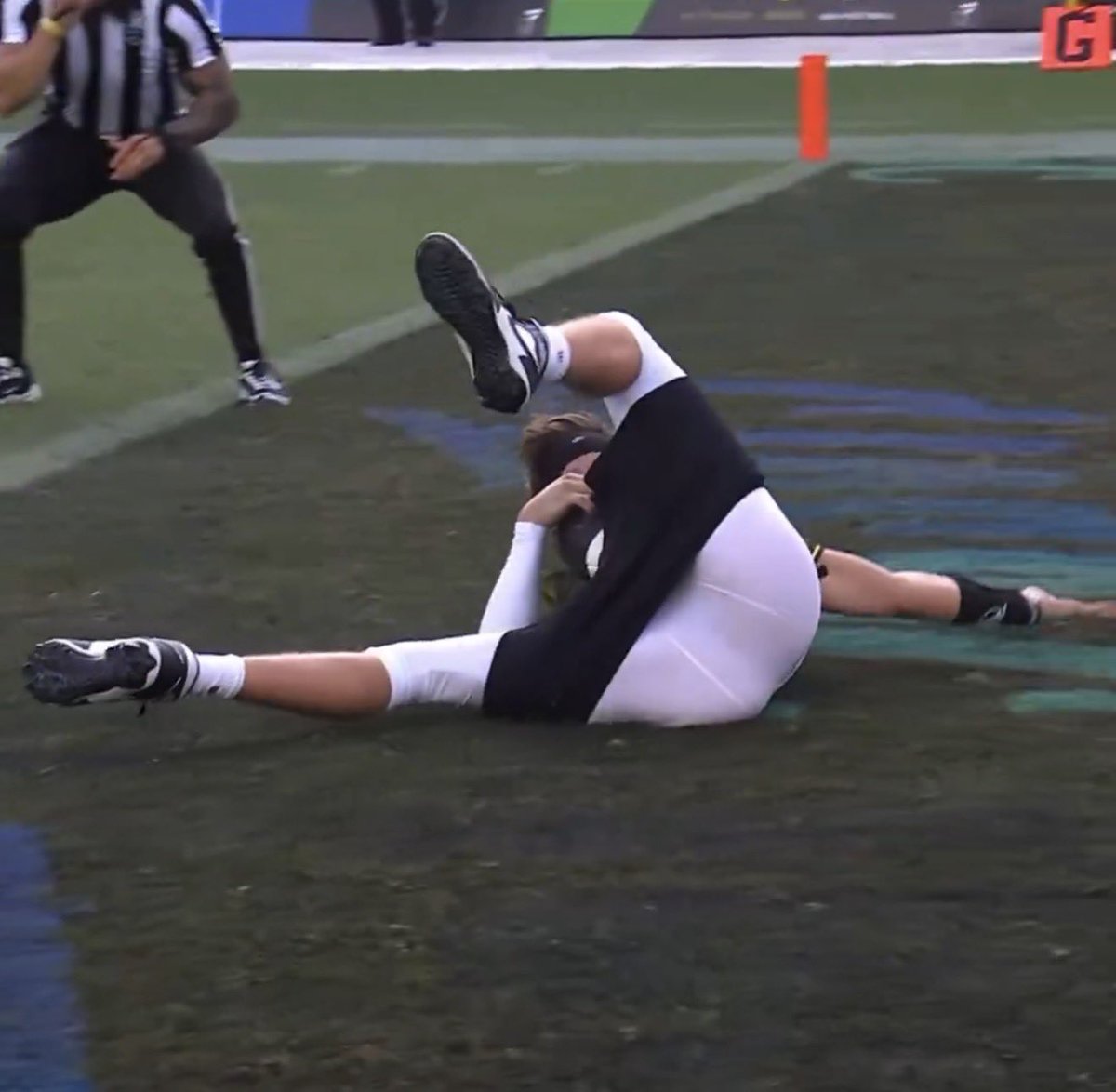 (21+ account) tweet media