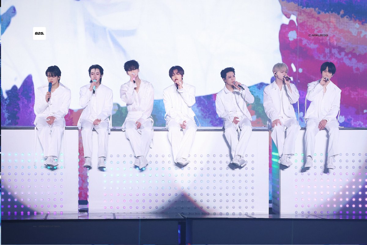 🎱+💚 tweet media