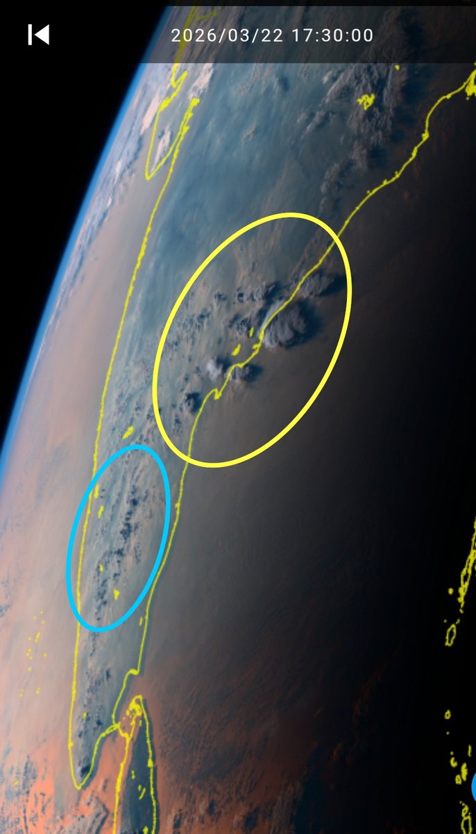 PIW44's tweet image. Nowcast at 18:00 pm IST: The latest satellite imagery for the Coastal Andhra Pradesh and Eastern Telangana regions indicates significant convective activity moving across the area. Weak activity over South Interior Karnataka.
facebook.com/share/p/1TJ9U6…

#monsoon #thunderstorm