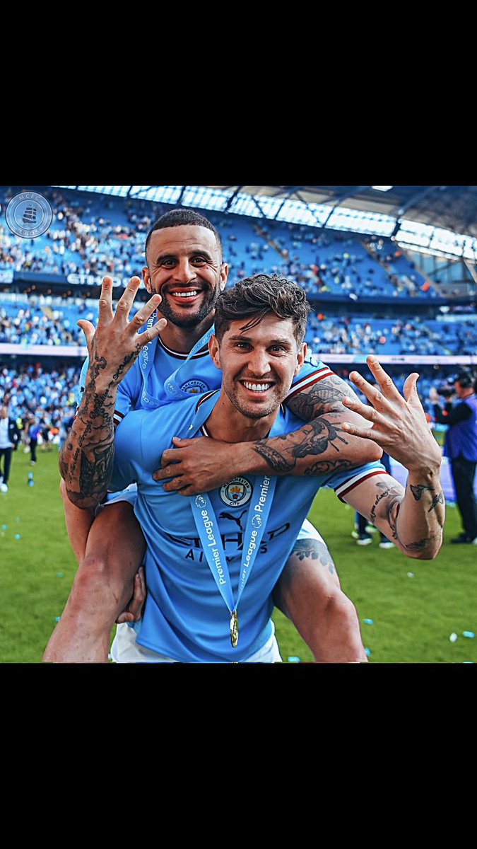 Lightning tweet media