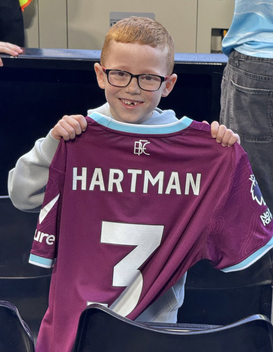 Crawford85's tweet photo. 20th away day for Ollie ⚽️ 
Hartmans shirt was a bonus 💪🏻 https://t.co/IBZwixPStQ