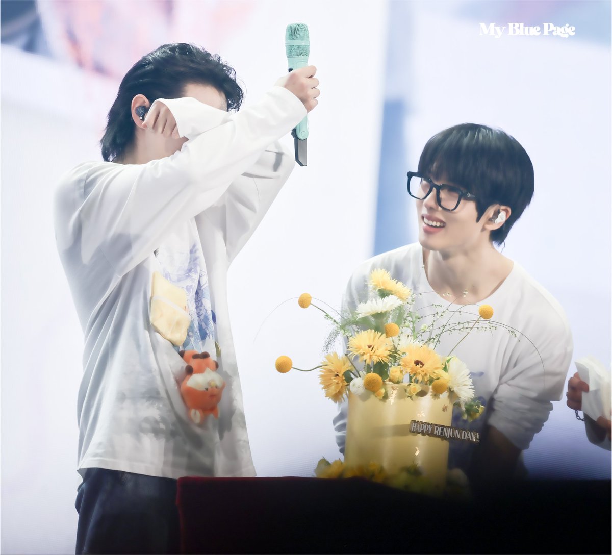 ᴍy ʙʟᴜᴇ ᴩᴀɢᴇ tweet media