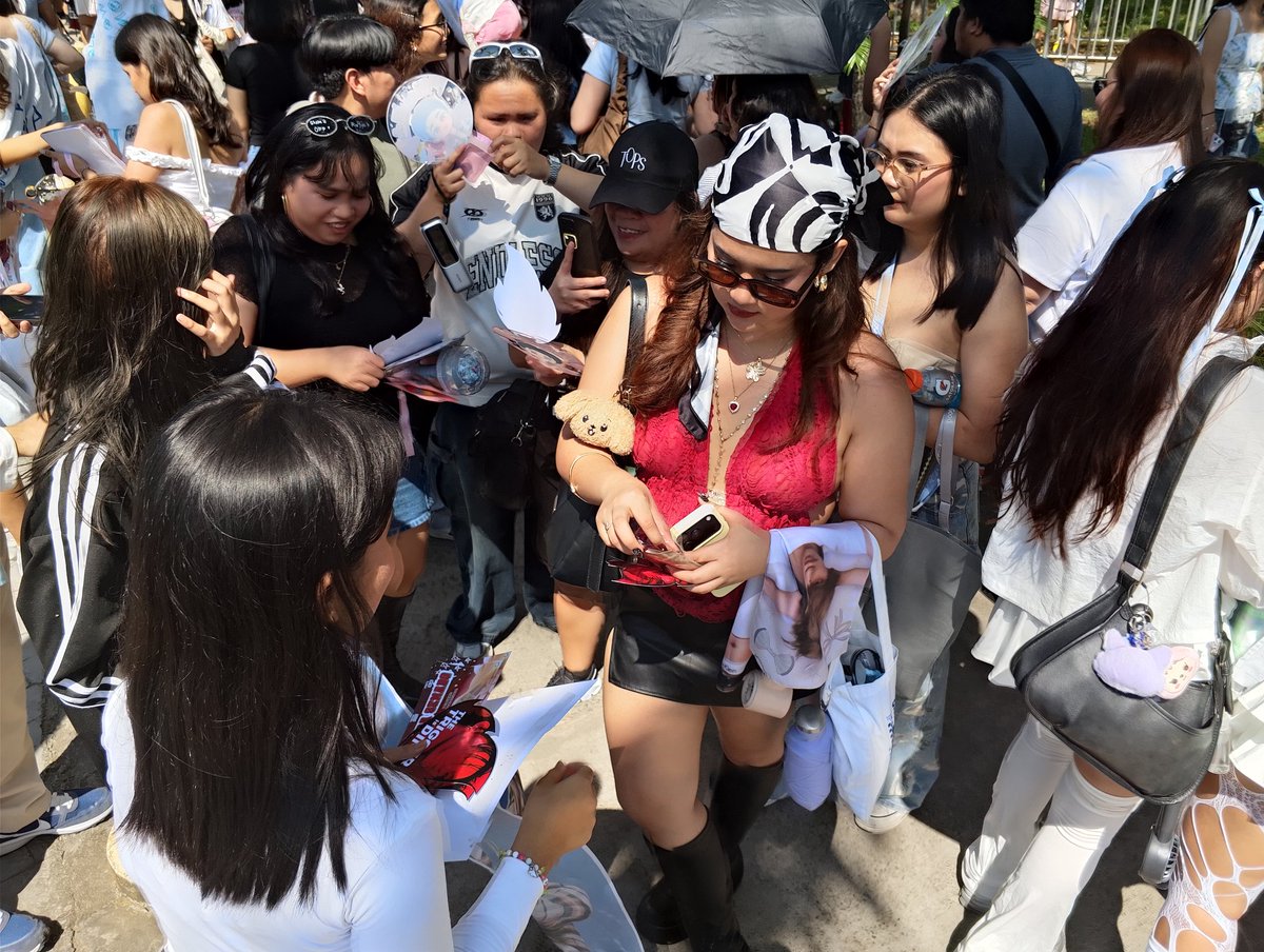 axcel 🦦 busy tweet media