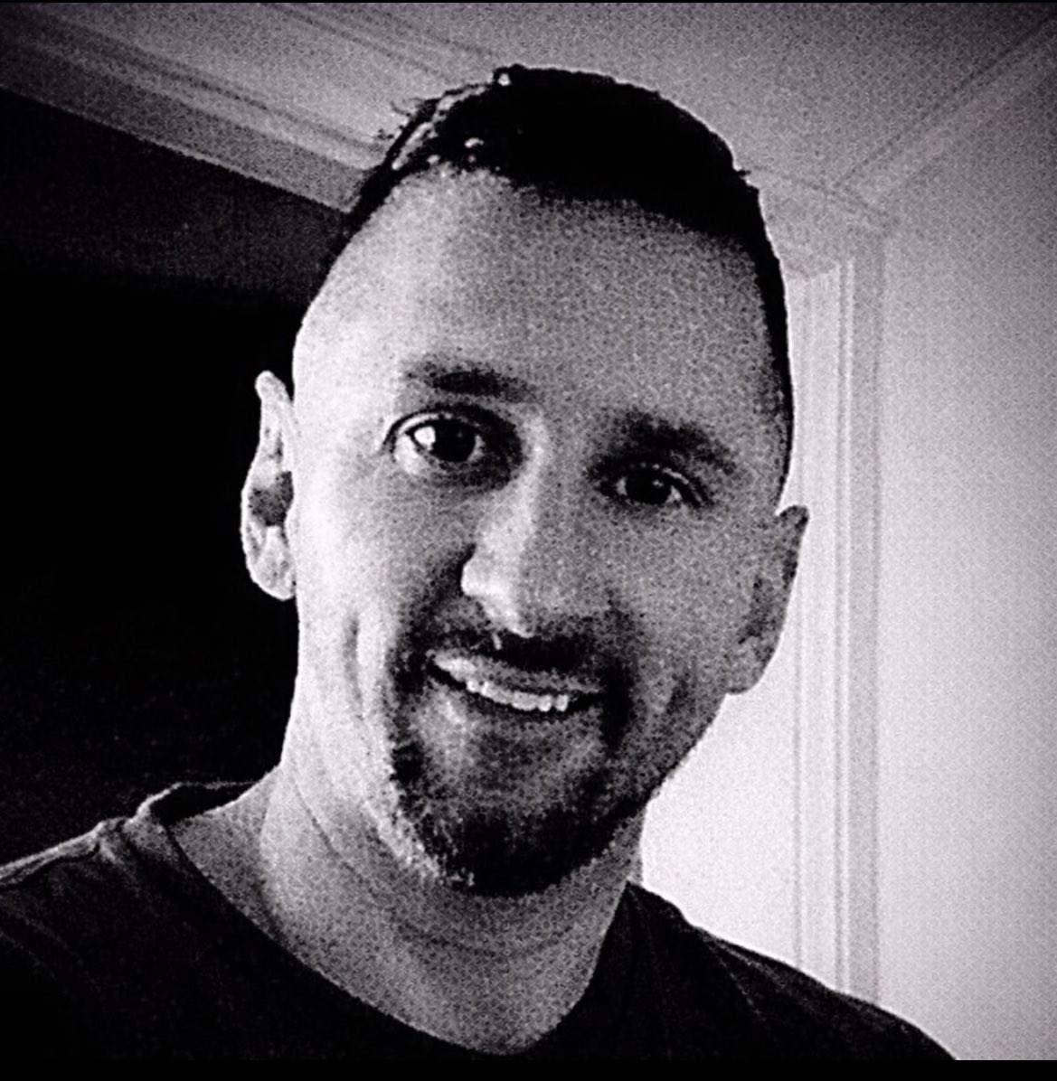 sans pp simple tweet media