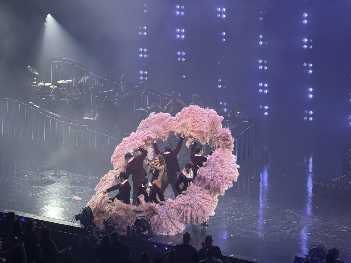 JLO tickets🖤 tweet media