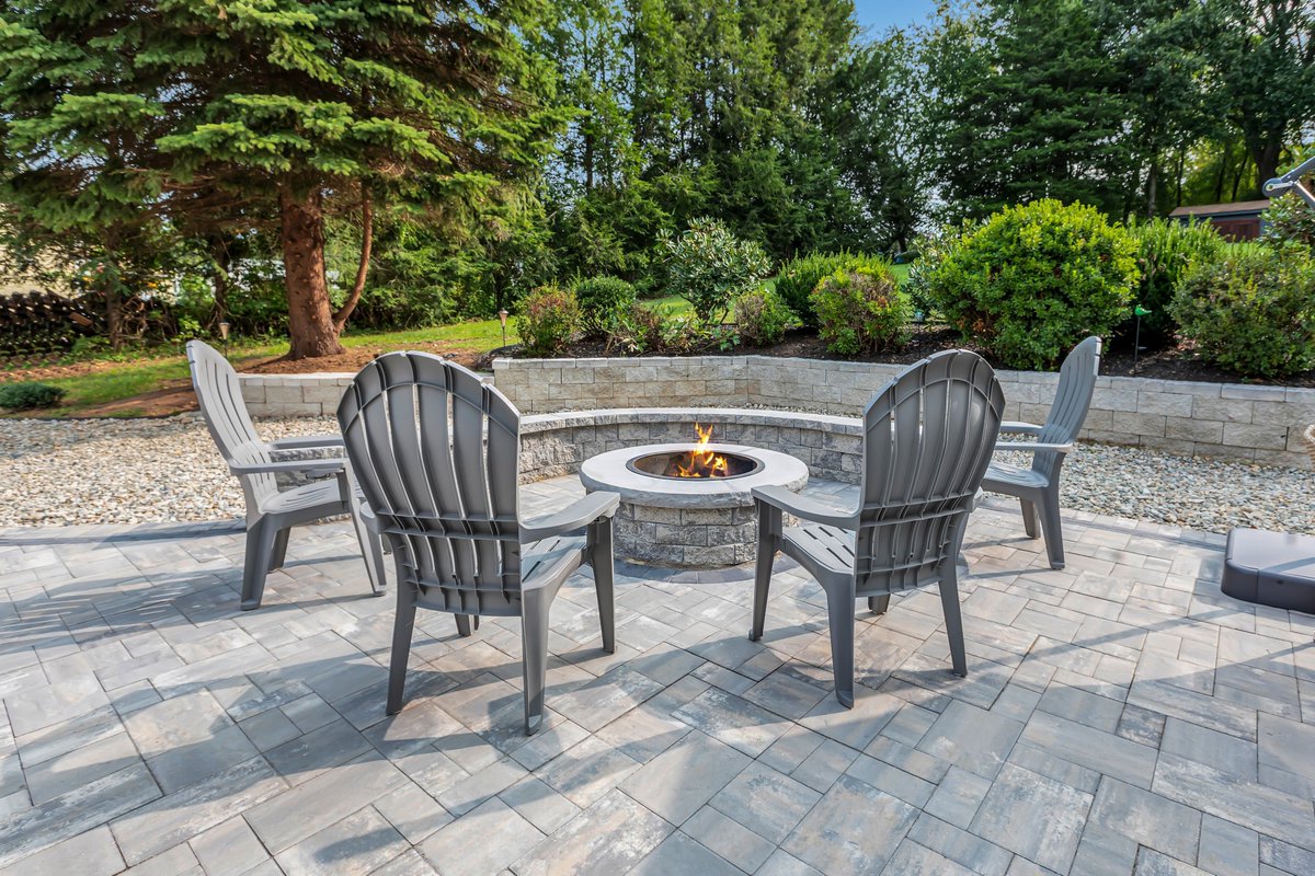 NicolockPaving's tweet image. If you could upgrade one outdoor feature this year, what would it be — patio, driveway, fire pit, or walkway?

#BackyardDreams #OutdoorProjects #DesignIdeas #HomeInspo