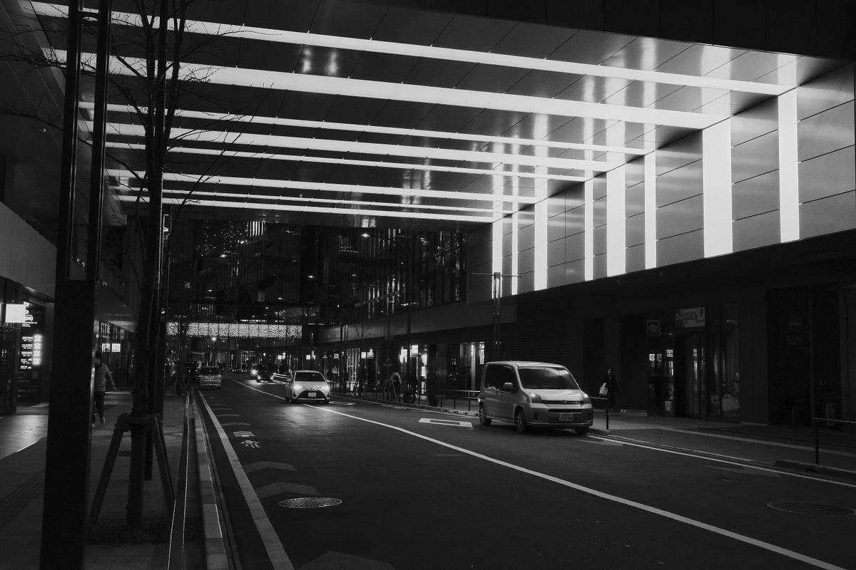 zauber2011's tweet photo. Are we walking through the city, or being arranged by it?

#Streetphotography
#ShibuyaNights #UrbanGeometry #CitySystem #MonochromeTokyo #StructuredLife https://t.co/4iaswpfMcF
