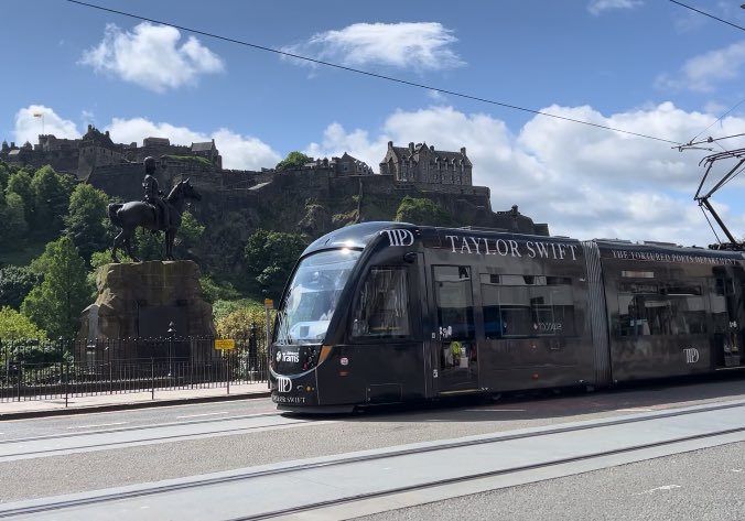 june ⚓️ tweet media