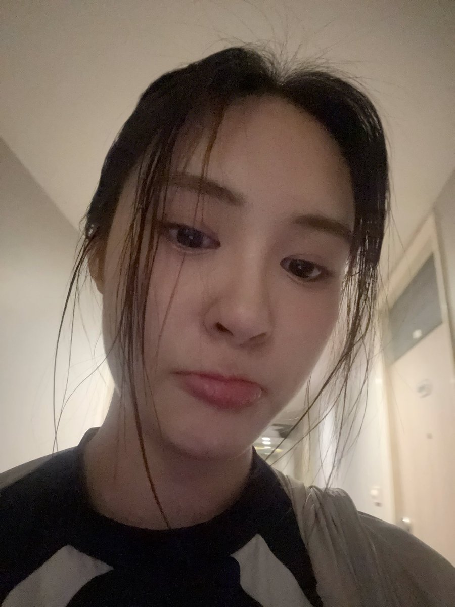 amikaa.s tweet media