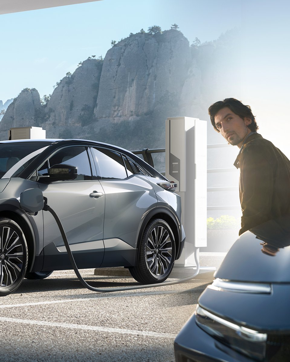 Toyota España tweet media