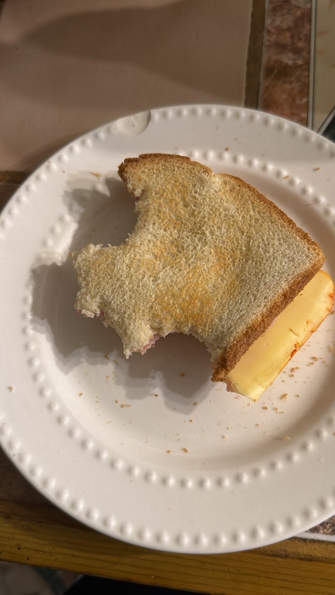 ✦ aph ✦ tweet media