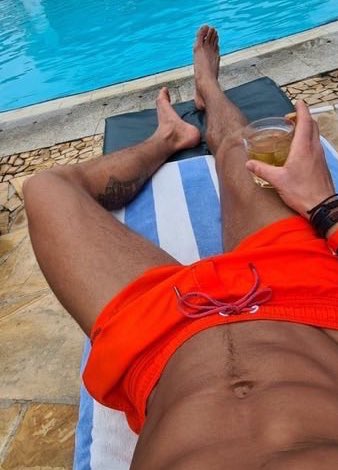 never back down tweet media