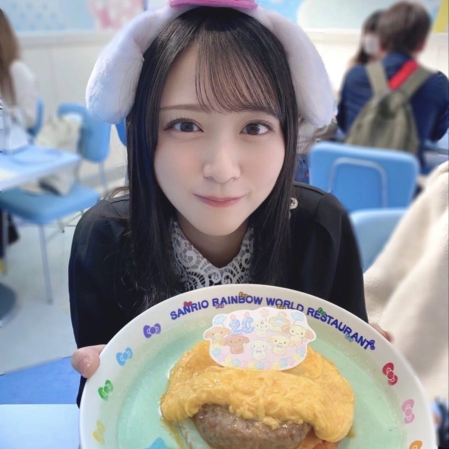 初花 tweet media