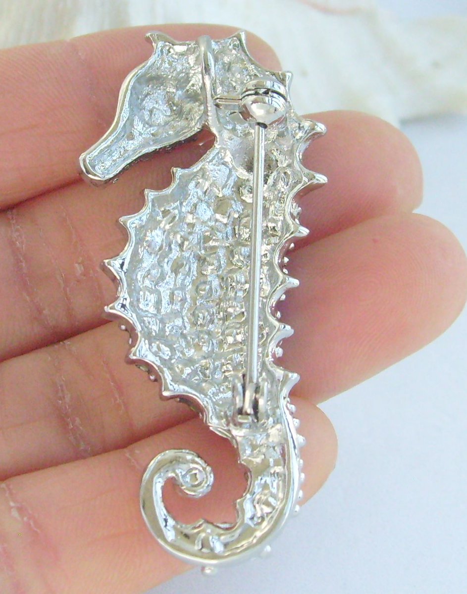 Sindary_Jewelry's tweet image. 🌊 Purple Seahorse Brooch 🐚✨
Sparkling rhinestones + vintage silver-tone, perfect for coats, scarves &amp;amp; bags!
🔥 SALE: ONLY £6.95 (was £12.95)
⚠️ Only 4 left – don’t miss out!
👉 amazon.co.uk/dp/B0713X2WQH
#JewelrySale #Brooch #OceanStyle #AmazonUK