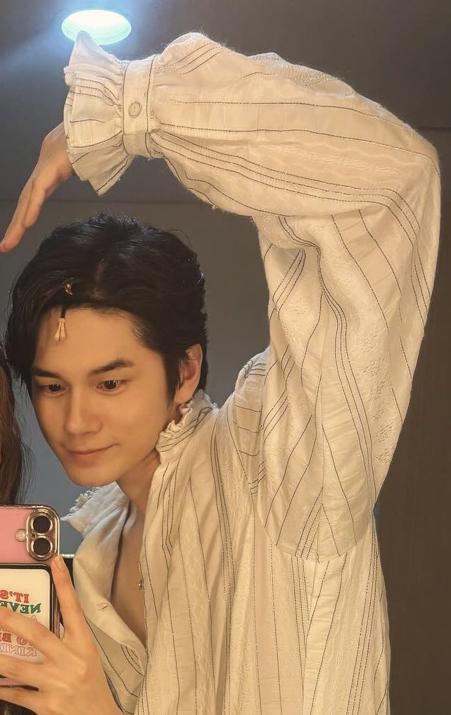 옹성우 얼굴 tweet media