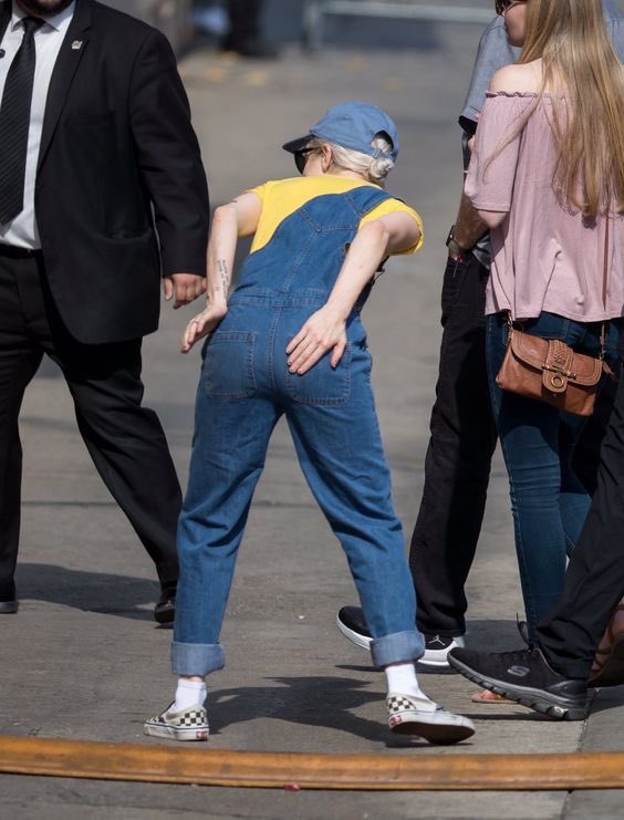 andrea from paramore🖤 tweet media