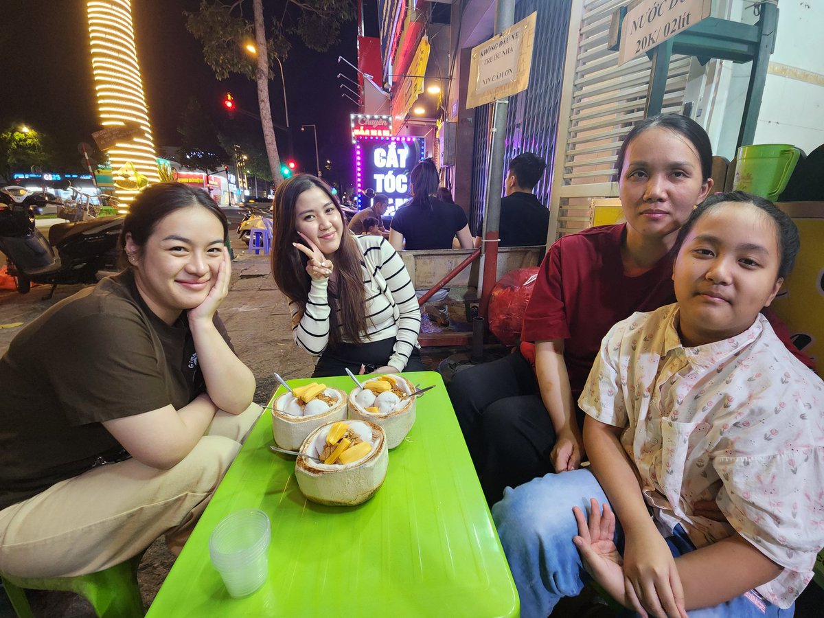 MoonChild🌙🇦🇺 tweet media