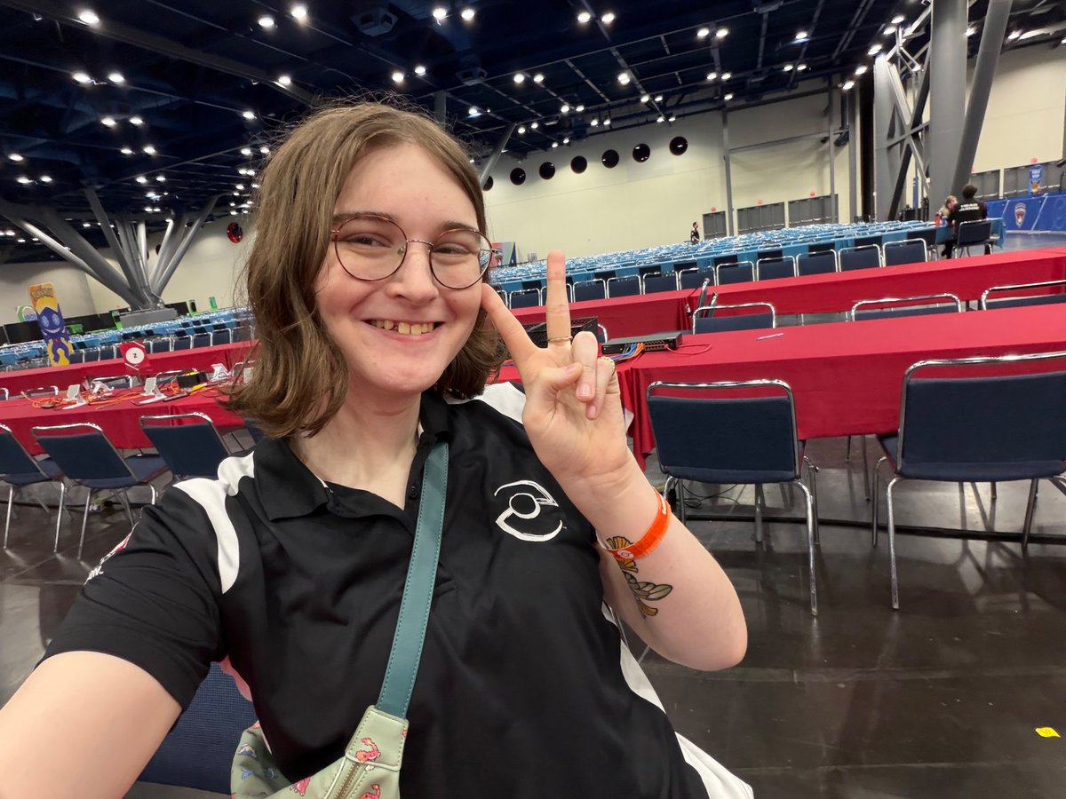 Erin McCann X-2 : Drop tweet media