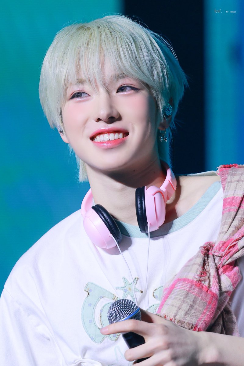 𝐥𝐞𝐚𝐟. tweet media