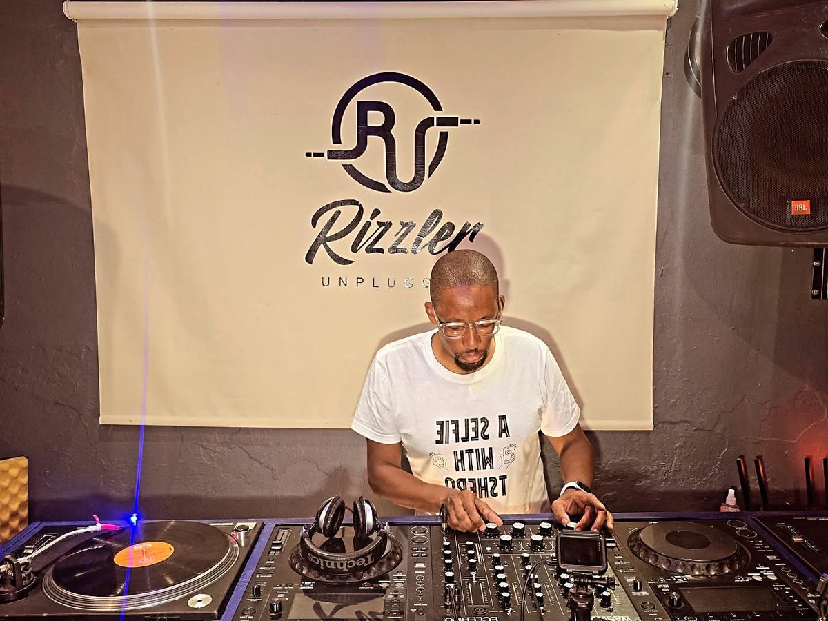 ℝ𝕚𝕫𝕫𝕝𝕖𝕣 𝕌𝕟𝕡𝕝𝕦𝕘𝕘𝕖𝕕 tweet media