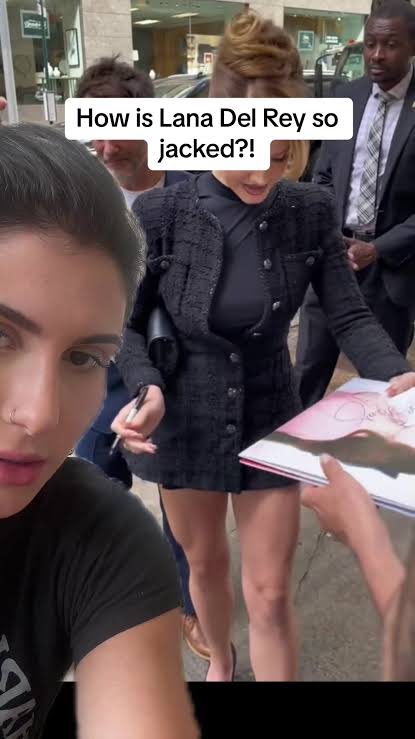 clementine 𝜗𝜚 tweet media