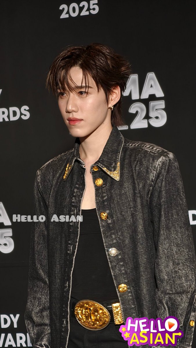 Hello Asian tweet media