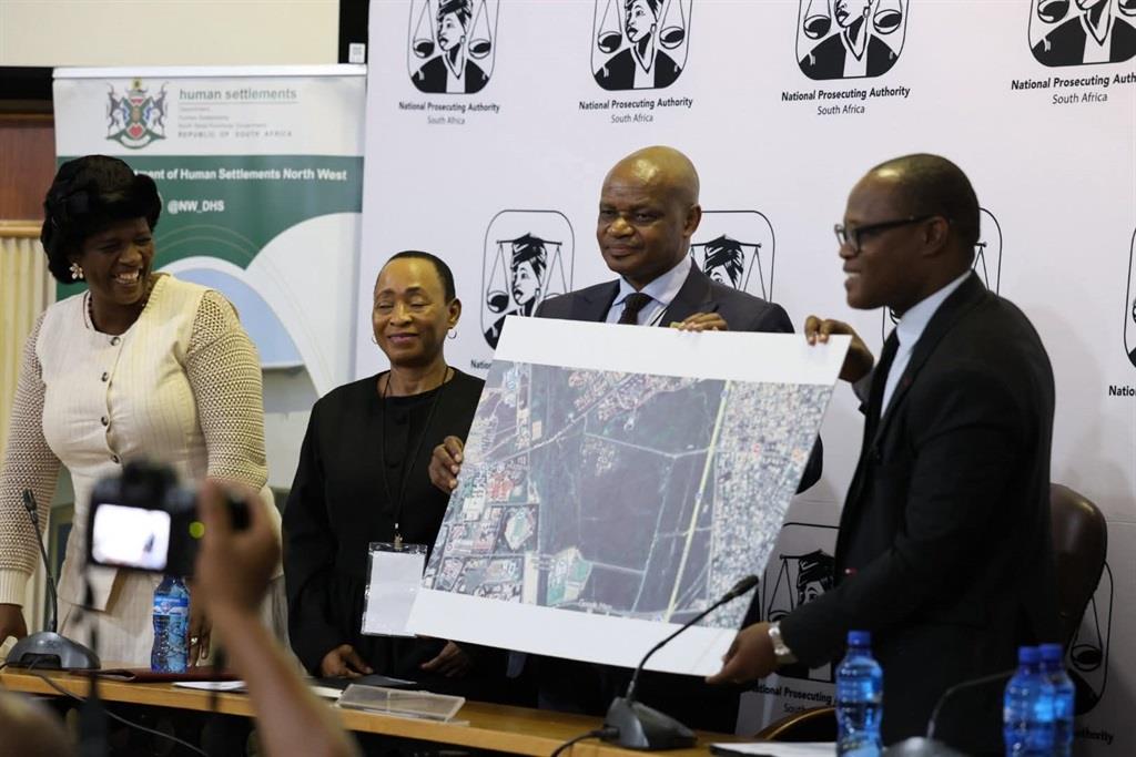 dailysunsa's tweet photo. STOLEN LAND RECOVERED! ๐ Greedy fraudsters who stole land meant for the poor in Mahikeng have FINALLY been caught. The NPA has recovered a massive R144 MILLION in stolen land that was meant for low-cost housing and schools. #NPA #Mahikeng #CorruptionSA https://t.co/n4iZ7qeS3j