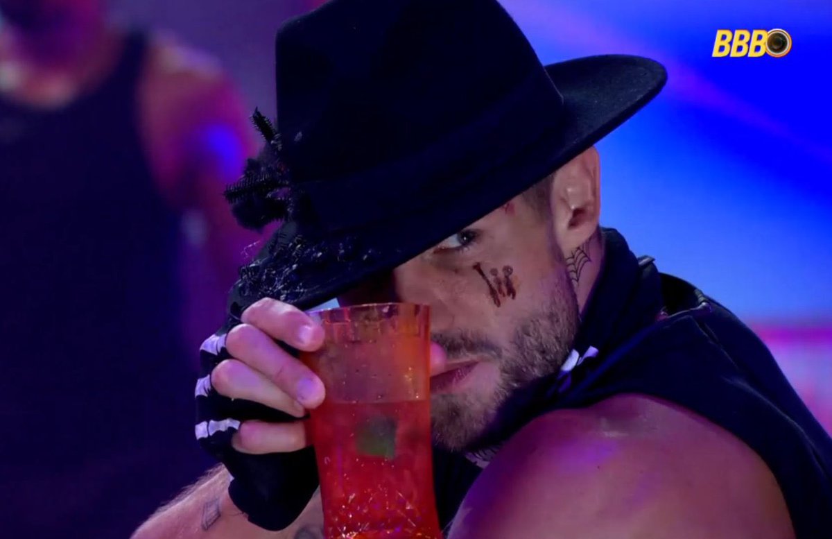 Letícia tweet media