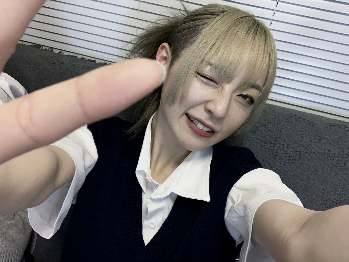 しらたま tweet media