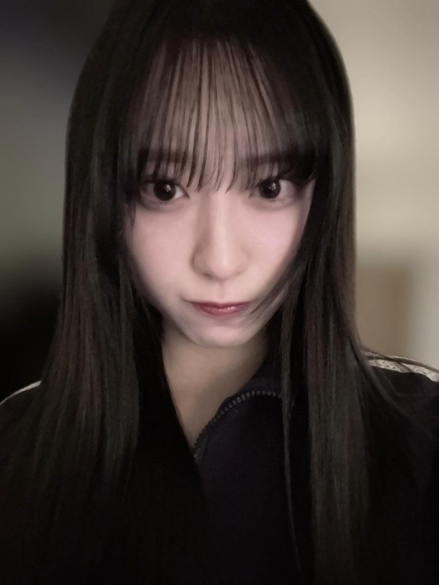 유우가 오랜만에 영상 1분 넘게 와주심
대충 국립 리허설 열심히 하겠다는 포부를 1분59초간 말했다. 못 알아들었다. 근데 참 귀여웠다.