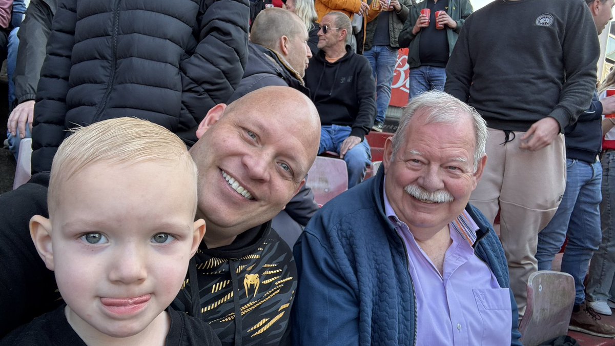 Mr Fanatic tweet media