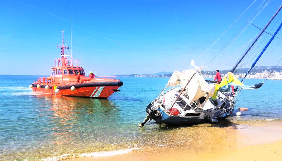 En emergencia... sigue fielmente las instrucciones de nuestras tripulaciones
Su rumbo es tu seguridad y la de tu embarcación.
Son profesionales experimentados, formados y entrenados para darte la mejor respuesta en la mar.
Ayúdanos a ayudarte...
#SalvamentoMarítimo #FelizDomingo