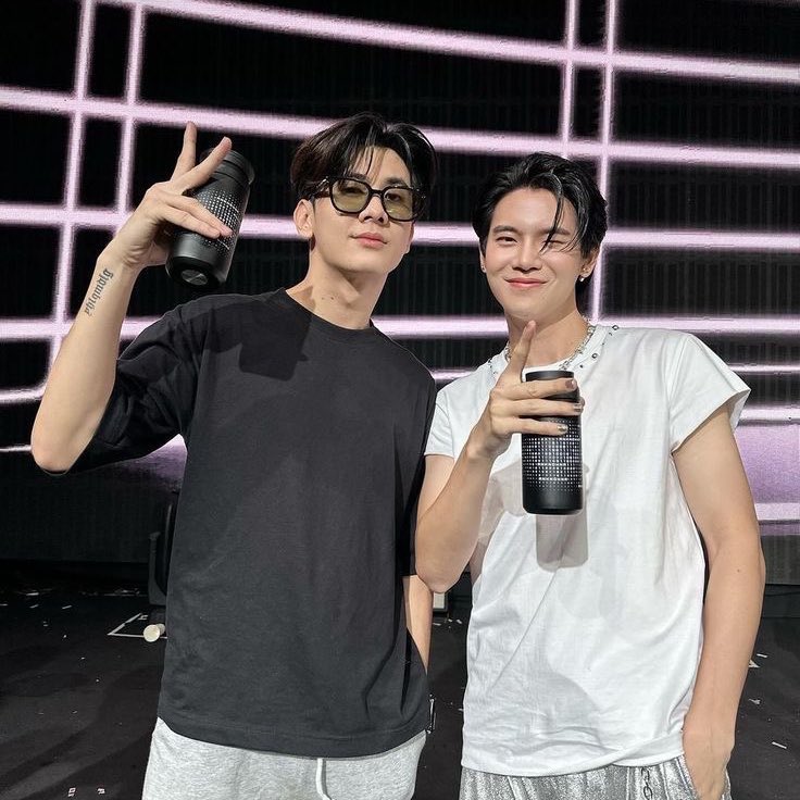 แรกๆห้าม หลังๆเข้าร่วม