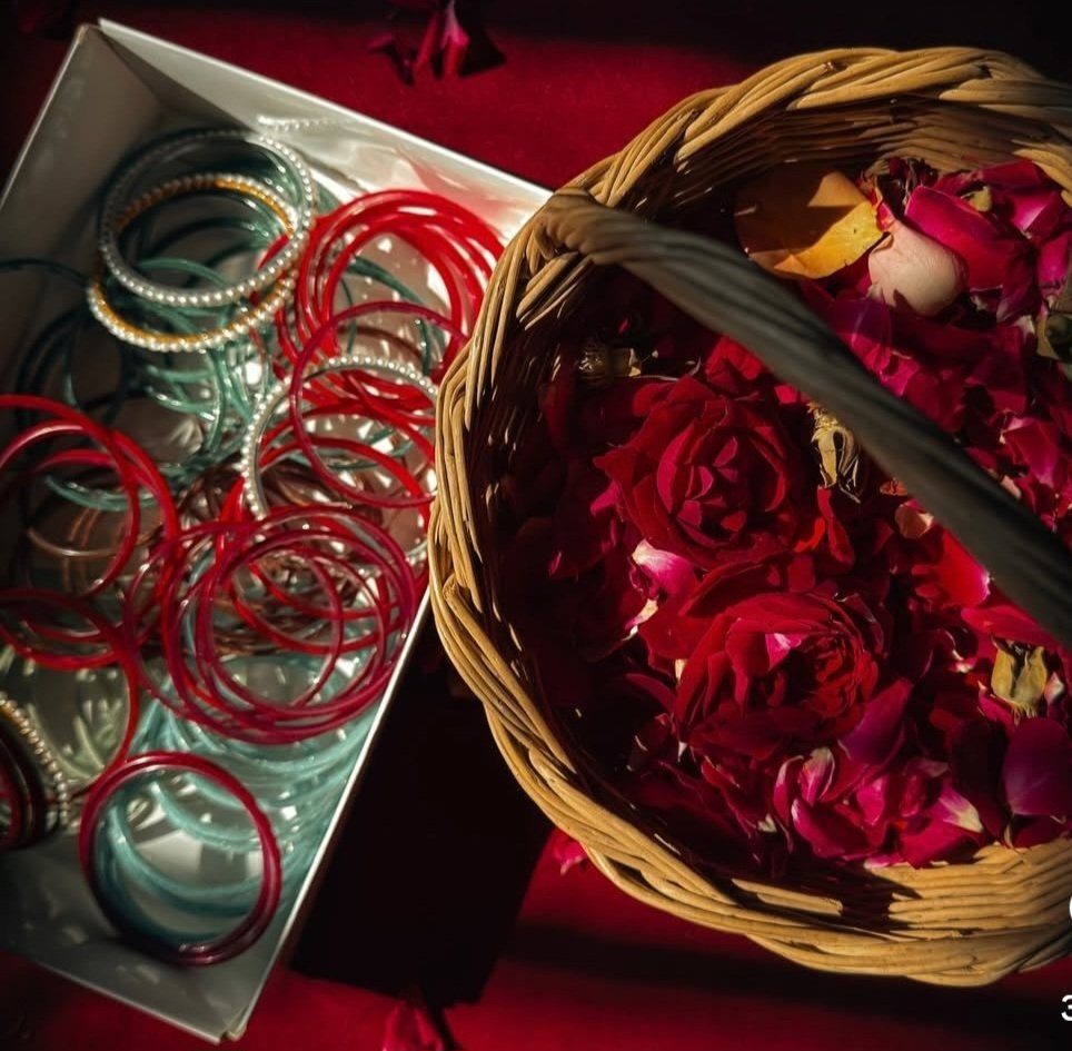 ہجر زدگاں کو مبارک ہو نمو زخموں کی
عید والوں کے لیے عید مبارک سعدی