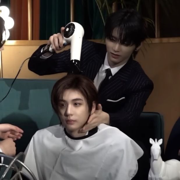 금붕어 tweet media