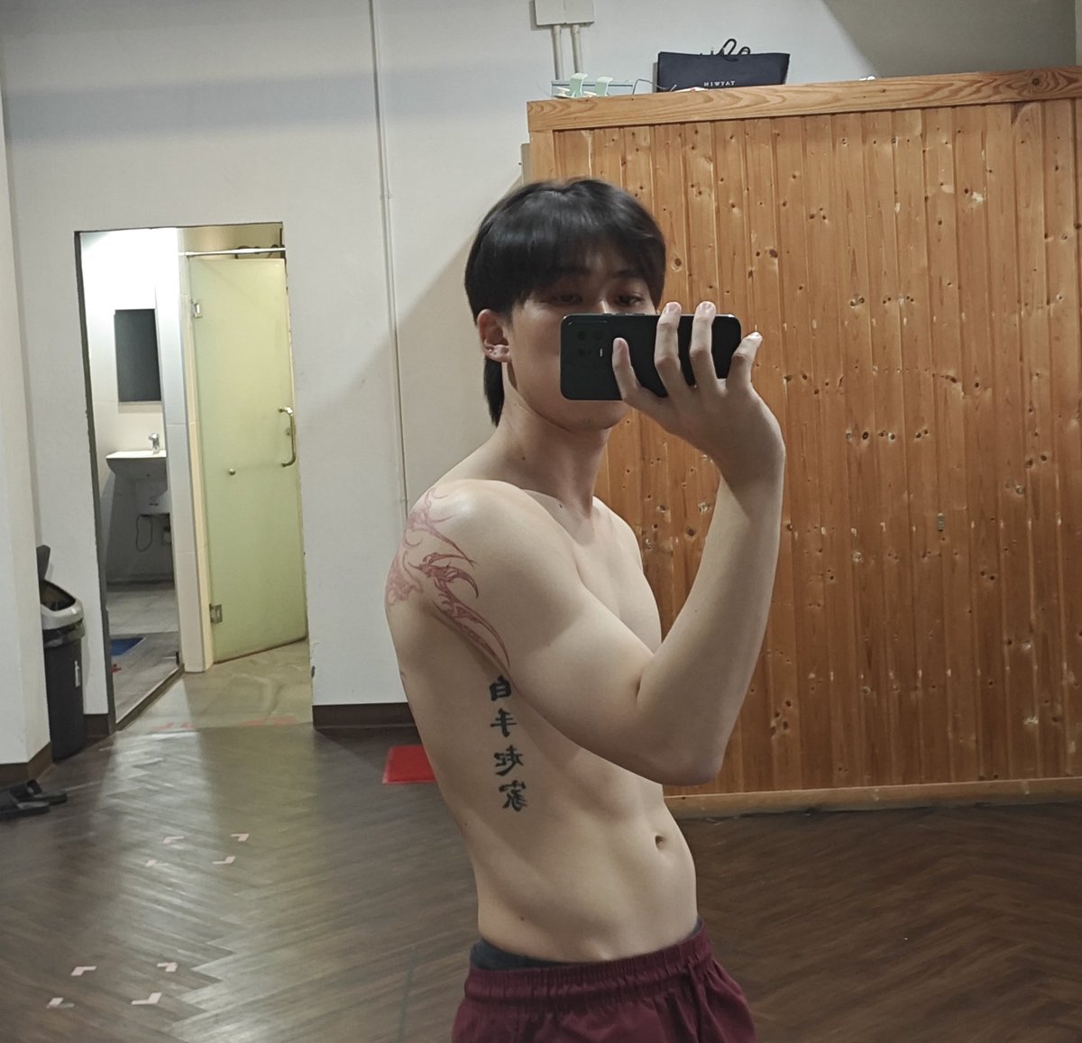 XUNXUSS. tweet media