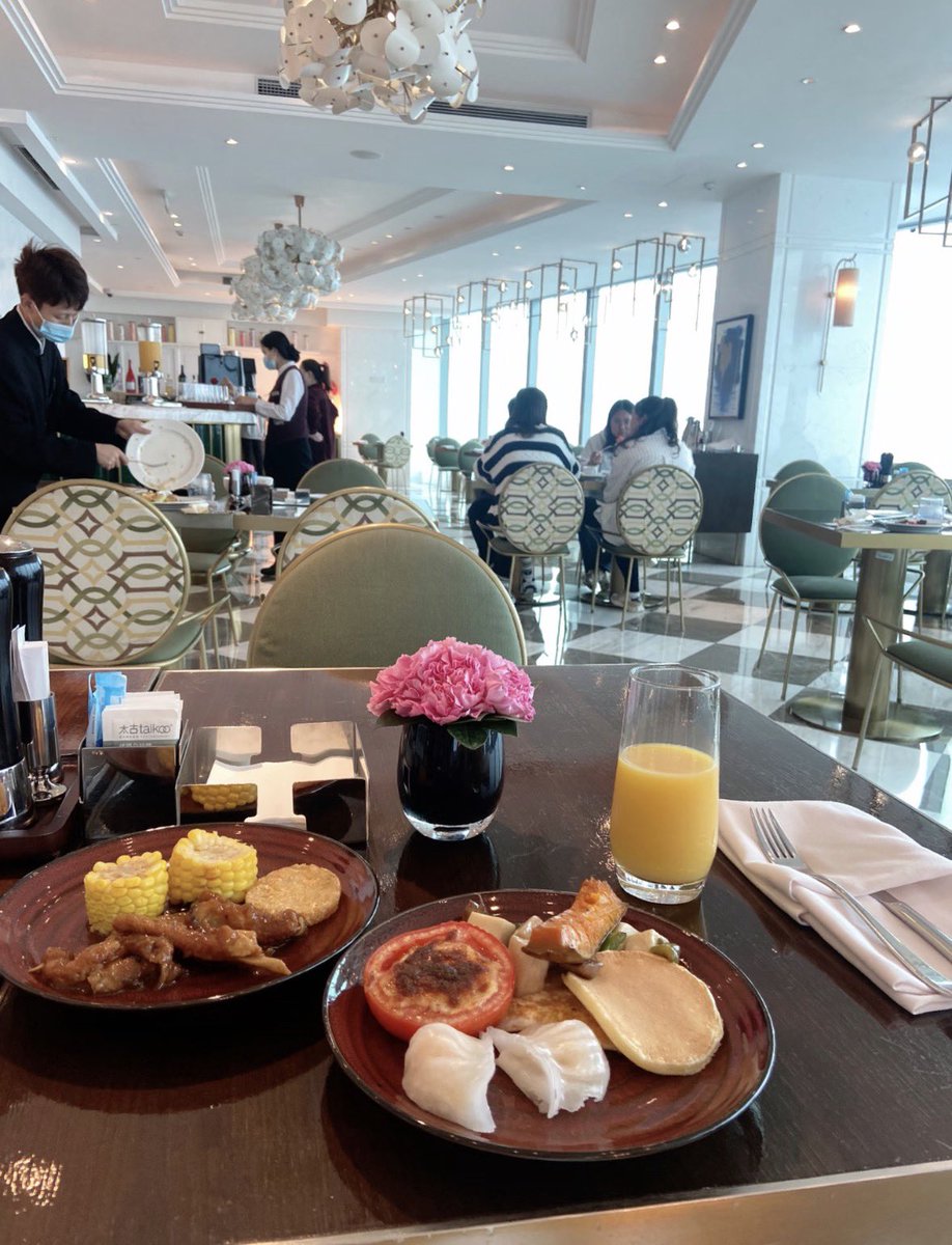 红杏微墙 tweet media